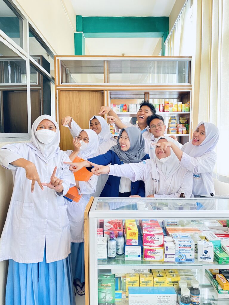 Guru Teknologi Pharmapreneur & English